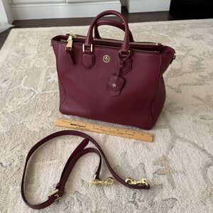 Tory Burch Robinson burgundy tote bag